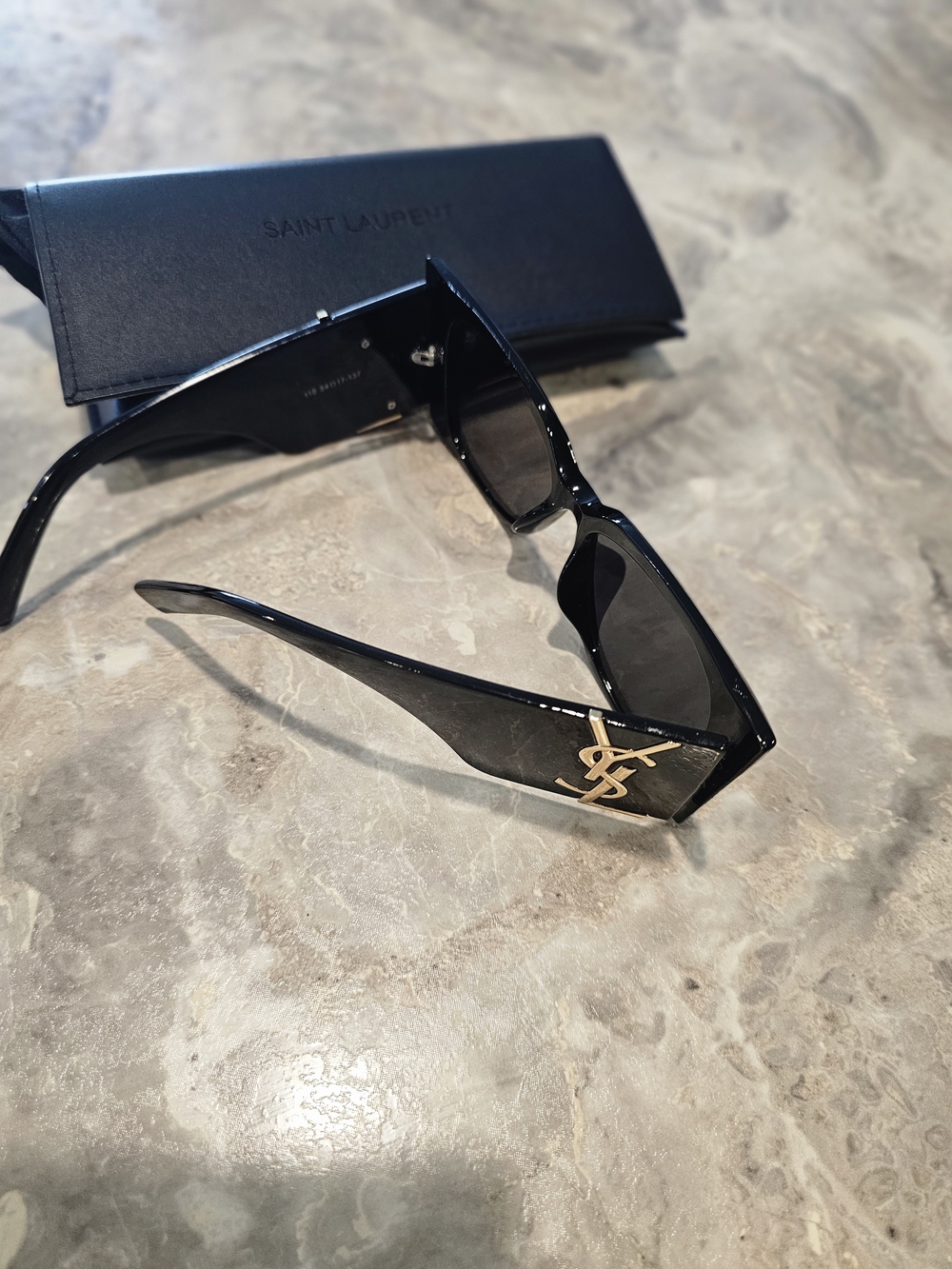 Saint Laurent Black Oversized Logo Square Sunglasses - Picture 4 of 6